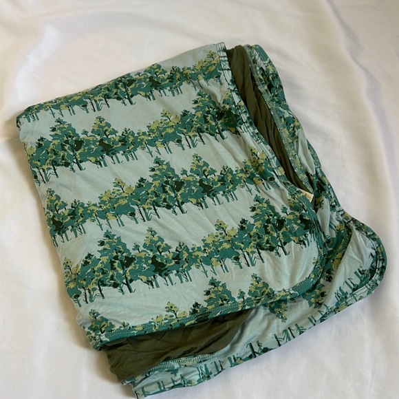 kate quinn Other - Kate Quinn Pine Tree Bamboo Double Layer Blanket